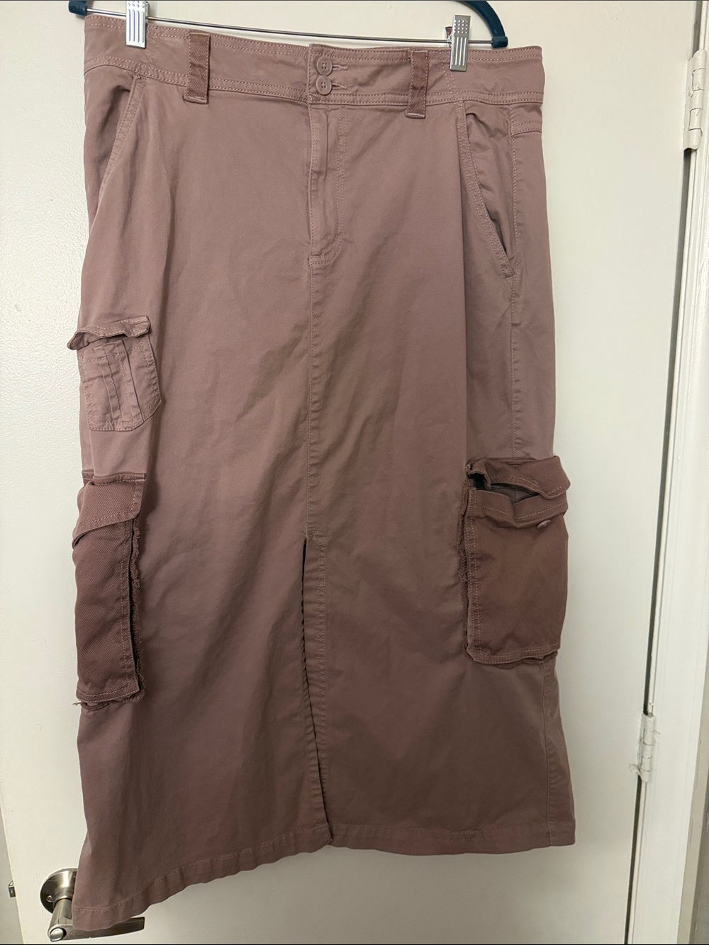 Casual Cargo Midi Skirt in Mauve